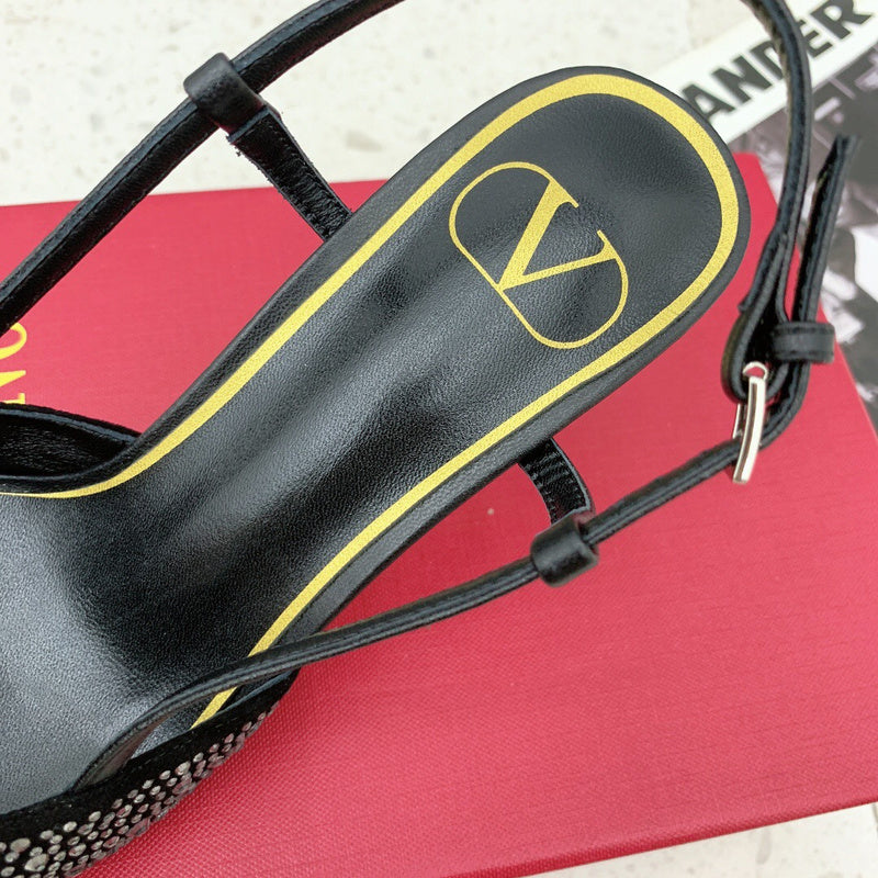 Styling view of Valentino Garavani luxury piece style No.237