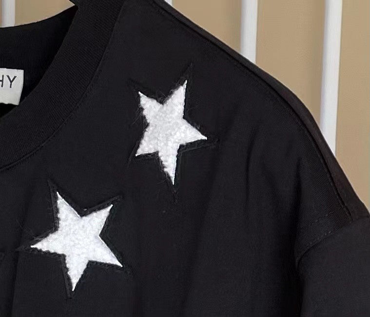 Three-quarter angle view of Givenchy luxury piece style No.122