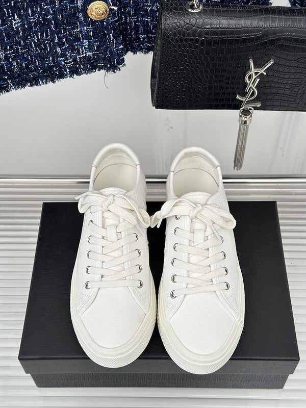 Front view of Saint Laurent luxury piece style No.024