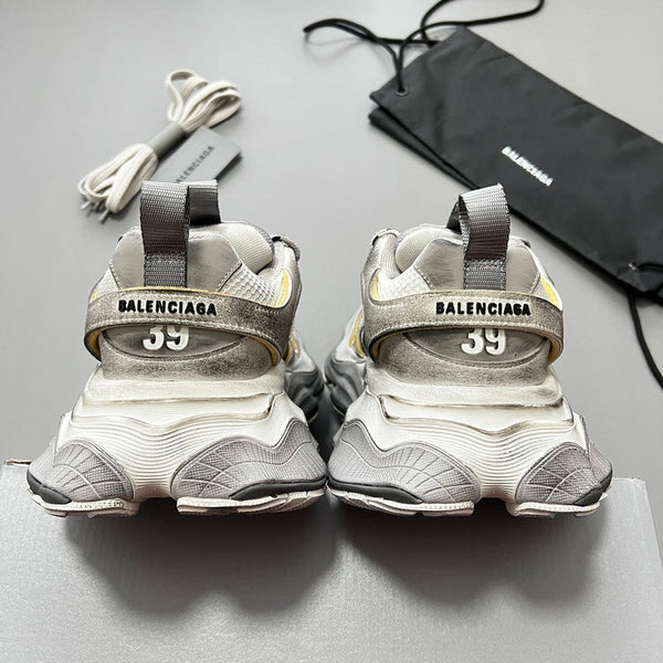Balenciaga shoes Style 063 - side profile detail
