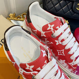 Texture and finish detail of Louis Vuitton luxury piece style No.089