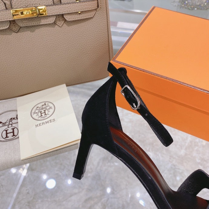 Hermès White Chunky Platform Sneakers - Toe Detail View