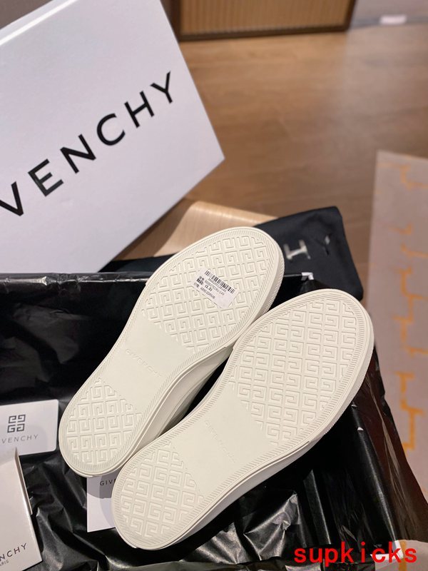Givenchy Black High-Top Sneakers - Heel Detail View