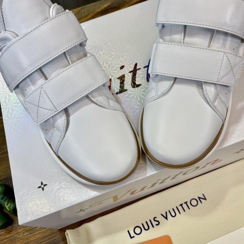 Side profile view of Louis Vuitton luxury piece style No.135