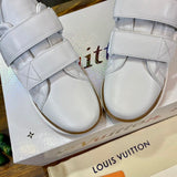 Side profile view of Louis Vuitton luxury piece style No.135