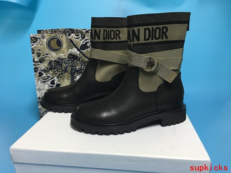 Dior shoes Style 027 - sole and craftsmanship detail (alternate angle)