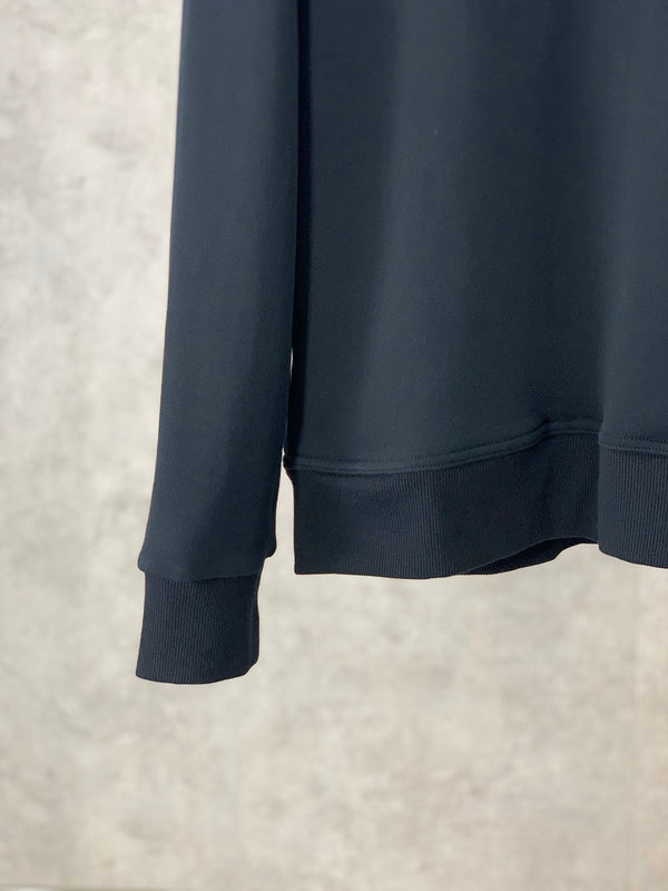 Styling view of Burberry luxury piece style No.004