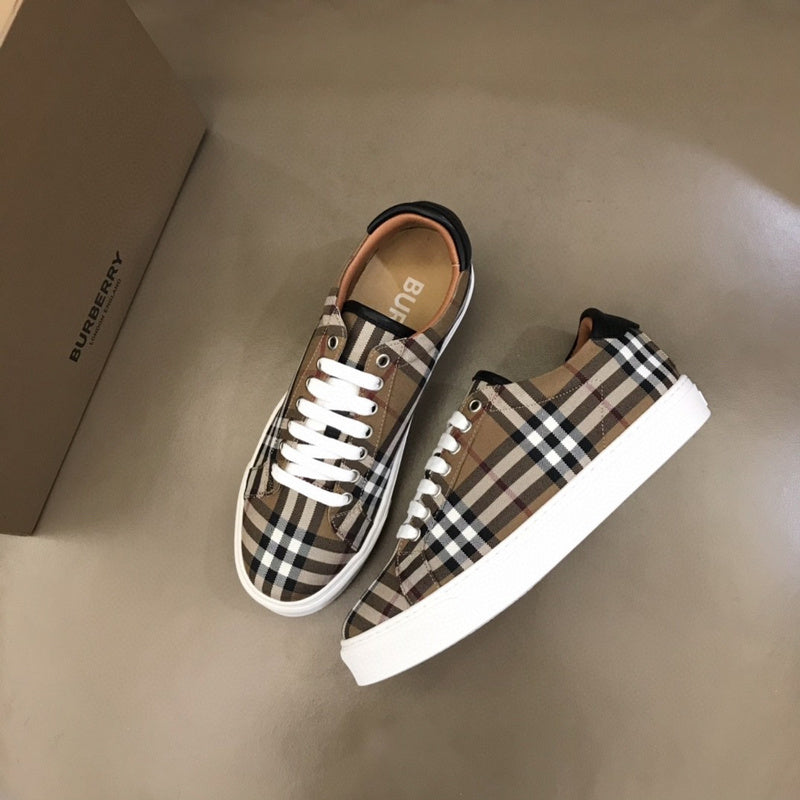Burberry Grey Classic Ballet Flats - Toe Detail View