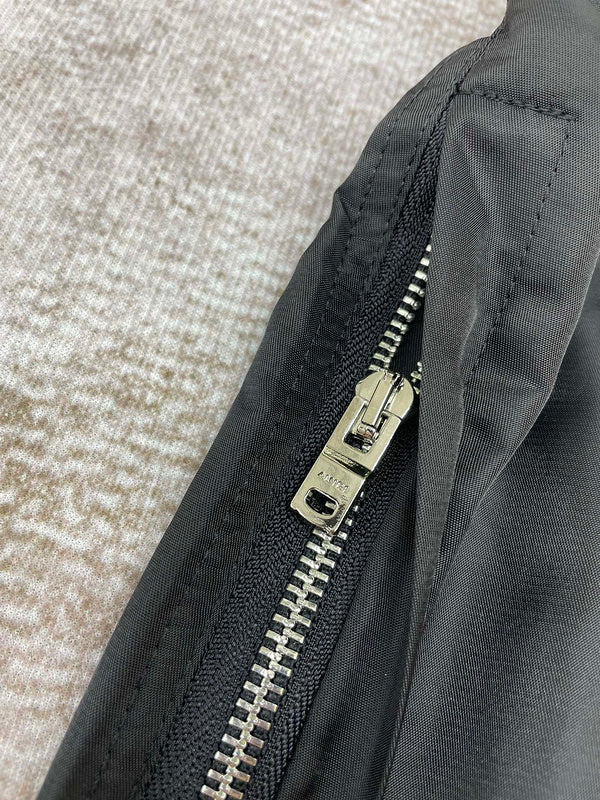 Full silhouette view of Amiri luxury piece style No.055