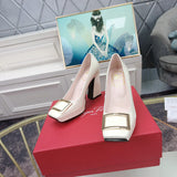 Front view of Roger Vivier luxury piece style No.106