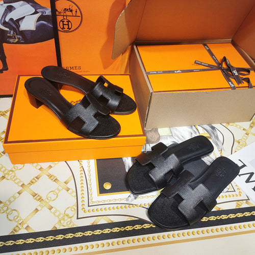 Hermes sandals Style 019 - logo and branding close-up