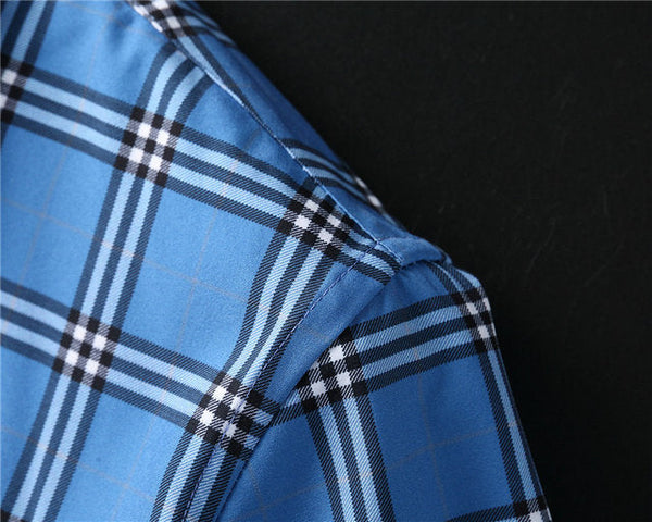 Back view of Burberry luxury piece style No.578