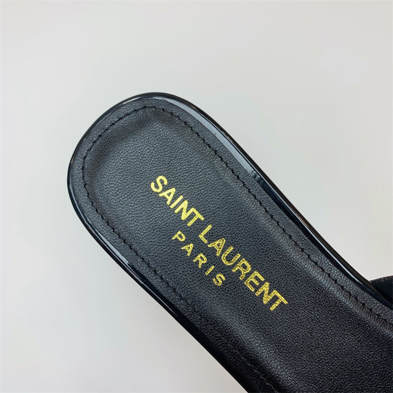 Front view of Saint Laurent luxury piece style No.085