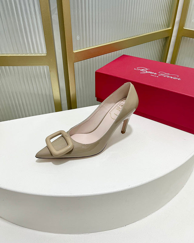 Close-up detail view of Roger Vivier luxury piece style No.095