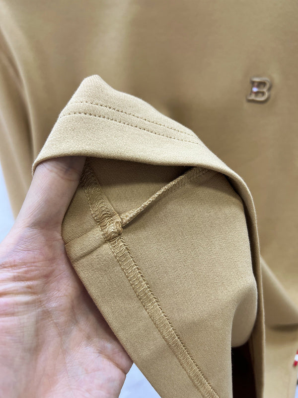 Styling view of Burberry luxury piece style No.523