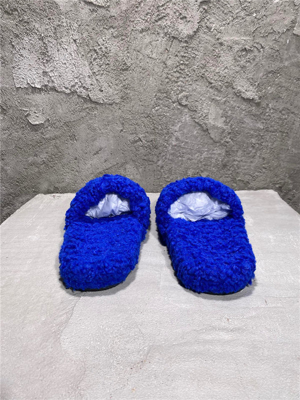 Balenciaga sandals Style 123 - angled studio shot