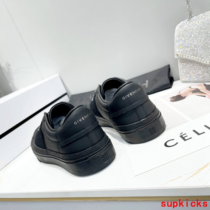 Givenchy shoes Style 040 - top view showing design