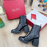 Back view of Roger Vivier luxury piece style No.079
