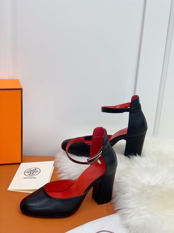 Hermes shoes Style 388 - full pair display