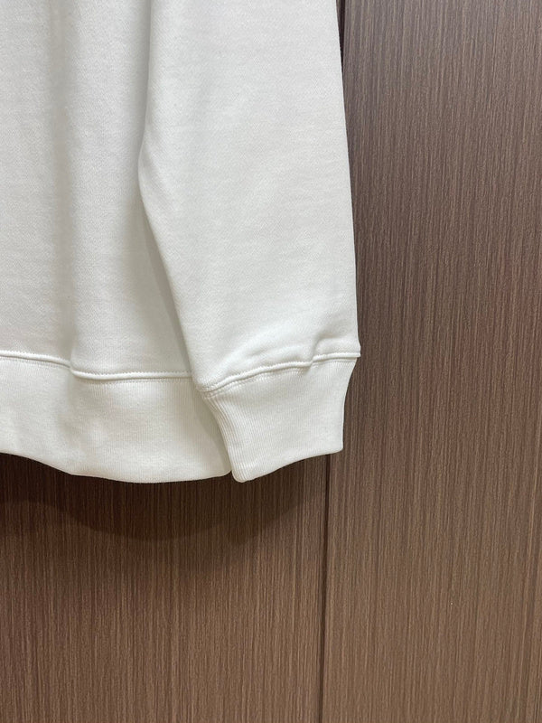 Styling view of Burberry luxury piece style No.452