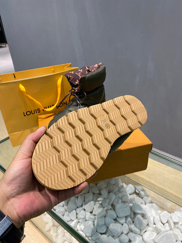Louis Vuitton shoes Style 191 - logo and branding close-up