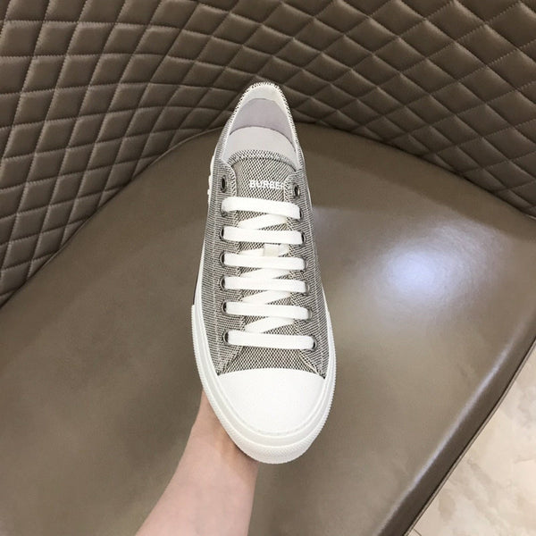 Burberry shoes Style 286 - sole and craftsmanship detail