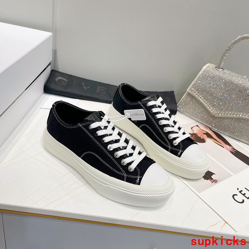 Givenchy Black Low-Top Sneakers - Heel Detail View