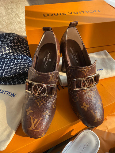 Louis Vuitton shoes front view designer style