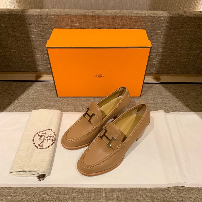 Hermes shoes Style 392 - sole and craftsmanship detail