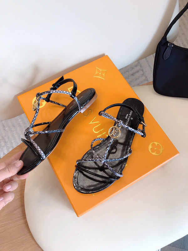 Styling view of Louis Vuitton luxury piece style No.006