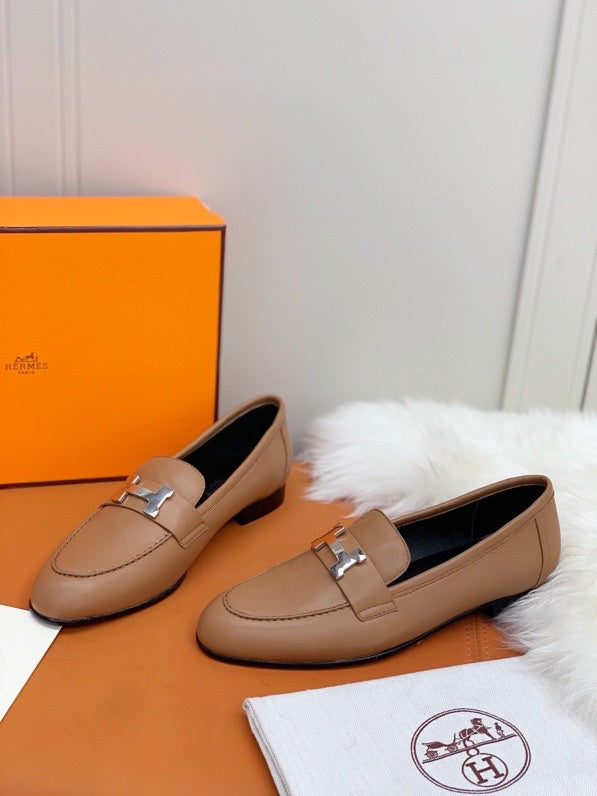 Hermes shoes Style 387 - close-up of elevated everyday design