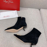 Styling view of Roger Vivier luxury piece style No.061