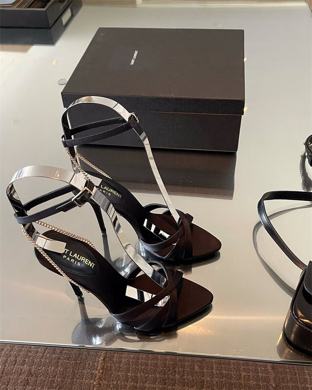 Three-quarter angle view of Saint Laurent luxury piece style No.081
