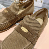 Full silhouette view of Miu Miu luxury piece style No.094