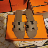 Hermès Black Flat Thong Sandals - Back View