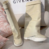 Givenchy shoes Style 174 - close-up of classic monogram styling