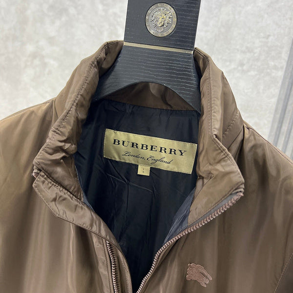 Back view of Burberry luxury piece style No.428