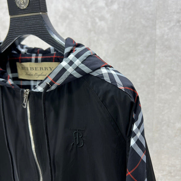 Three-quarter angle view of Burberry luxury piece style No.335