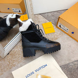 Three-quarter angle view of Louis Vuitton luxury piece style No.177