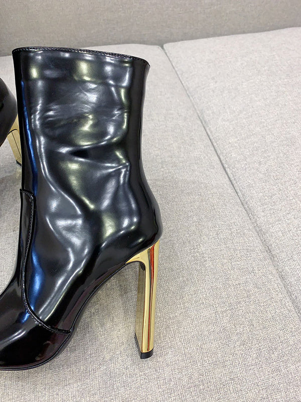 Full silhouette view of Saint Laurent luxury piece style No.046