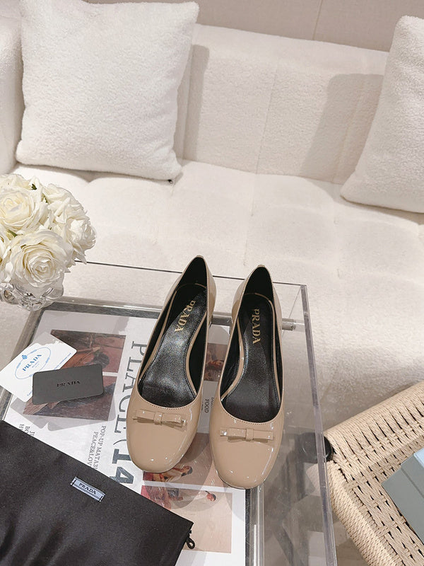Three-quarter angle view of Prada luxury piece style No.133