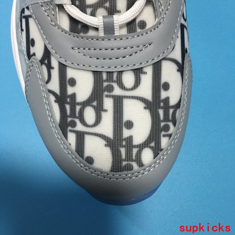 Dior shoes Style 049 - top view showing design