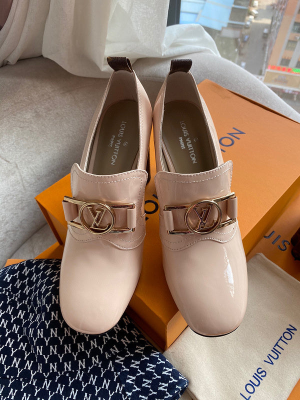 Louis Vuitton shoes front view designer style
