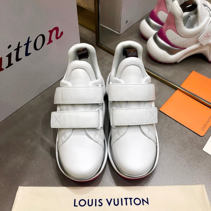 Louis Vuitton Nude Pointed-Toe Flats - Close-Up Texture View