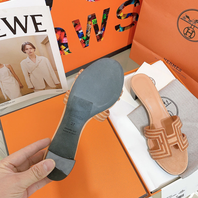 Hermes shoes Style 328 - back heel detail