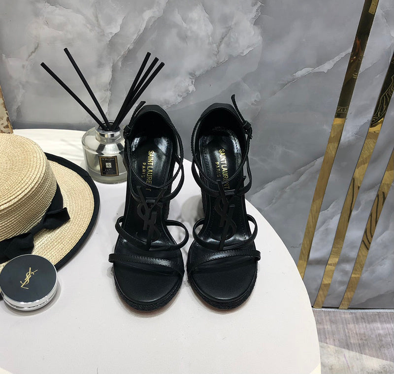 Full silhouette view of Saint Laurent luxury piece style No.059