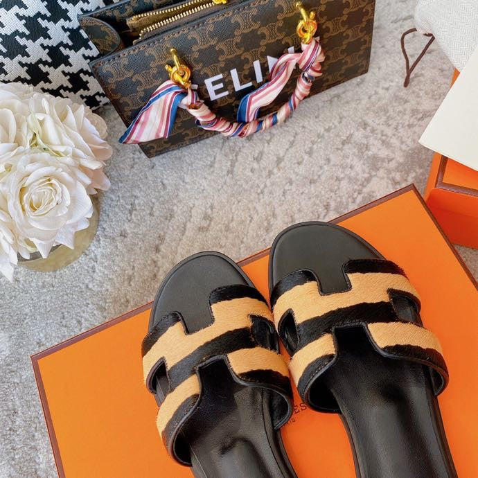 Hermes shoes Style 361 - top view showing design