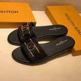 Styling view of Louis Vuitton luxury piece style No.079
