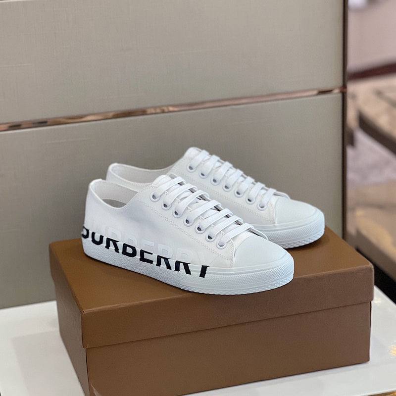Burberry shoes Style 176 - packaging and accessories