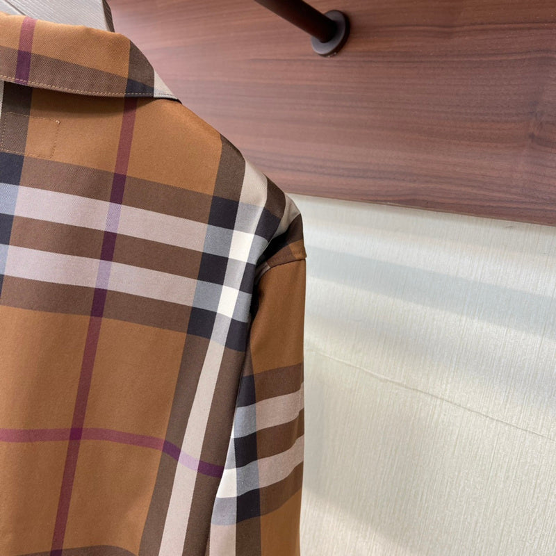 Styling view of Burberry luxury piece style No.573